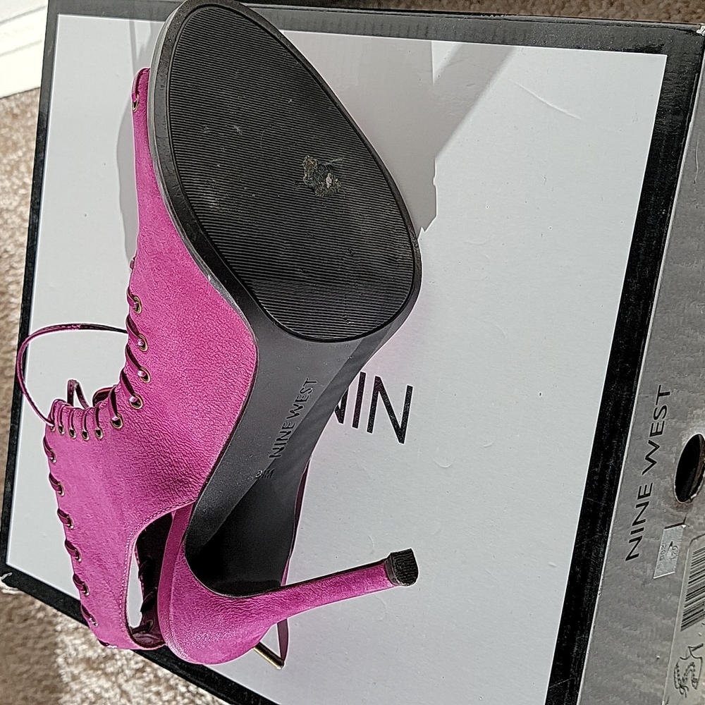 Heels - Picture 2 of 4